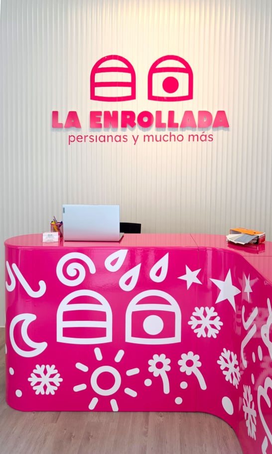 persianas La Enrollada imagen escaparate tienda rosa calle monte das moas en coruna web